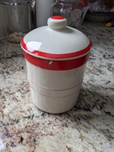 Ceramic crock for sourdough starter